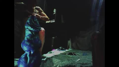 Beth online show from April 8, 8:14 am