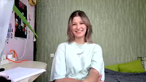 Snapshot of marybelleconran chatting on August 10, 7:12 am hunny online show from August 10, 7:12 am