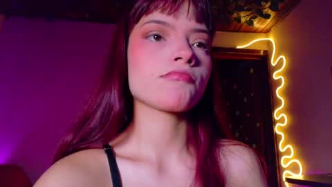 Snapshot of maryberry__ chatting on April 30, 11:20 pm online show from April 30, 11:20 pm