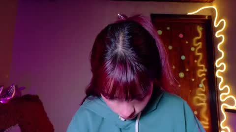 Snapshot of maryberry__ chatting on May 23, 8:57 pm online show from May 23, 8:57 pm