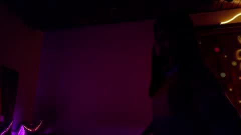Snapshot of maryberry__ chatting on June 7, 3:43 am online show from June 7, 3:43 am