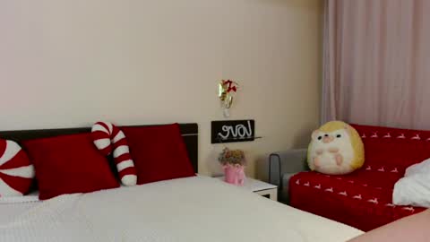 Mary online show from April 7, 8:15 am