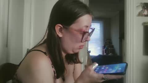 Snapshot of maryjaneflowers chatting on December 12, 1:06 pm maryjaneflowers online show from December 12, 1:06 pm