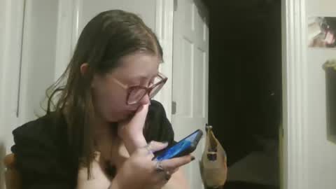 Snapshot of maryjaneflowers chatting on December 19, 9:40 am maryjaneflowers online show from December 19, 9:40 am