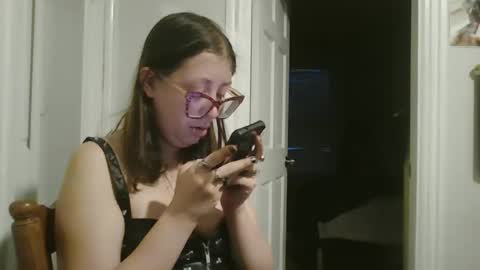 Snapshot of maryjaneflowers chatting on December 20, 12:05 pm maryjaneflowers online show from December 20, 12:05 pm