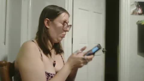 Snapshot of maryjaneflowers chatting on December 24, 11:06 am maryjaneflowers online show from December 24, 11:06 am