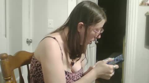 Snapshot of maryjaneflowers chatting on December 25, 3:29 am maryjaneflowers online show from December 25, 3:29 am