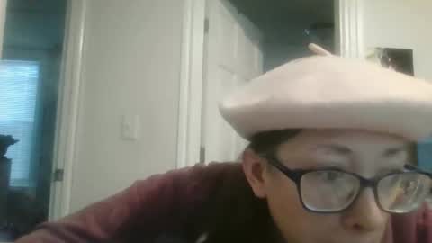 Snapshot of maryjaneflowers chatting on April 2, 4:26 pm maryjaneflowers online show from April 2, 4:26 pm