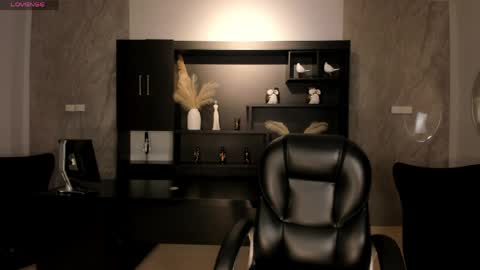 Snapshot of marylewis_ chatting on April 13, 12:32 pm Mary online show from April 13, 12:32 pm