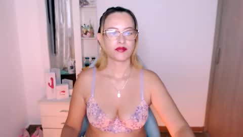 maryline online show from February 11, 2:27 am