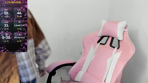 Dulce Maria online show from December 18, 1:05 am