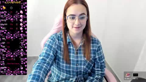 Dulce Maria online show from March 5, 2:03 am