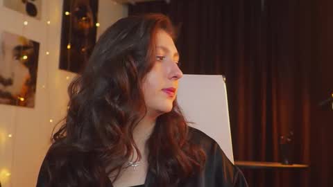 Mary Miller online show from September 26, 12:42 pm