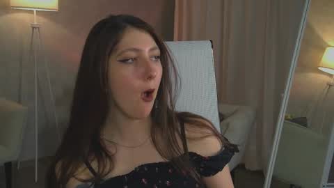 Snapshot of marymillerr chatting on January 17, 12:10 pm Mary Miller online show from January 17, 12:10 pm