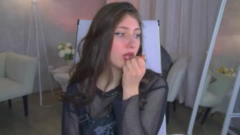 Snapshot of marymillerr chatting on February 11, 9:25 am Mary Miller online show from February 11, 9:25 am