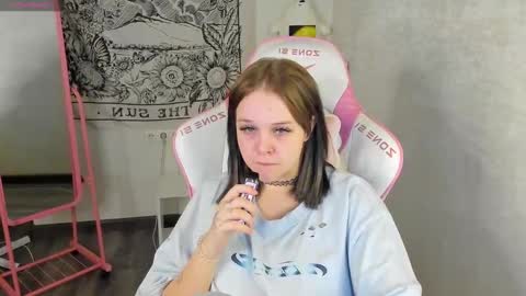 Snapshot of maryshiotta chatting on March 5, 1:10 am Mary online show from March 5, 1:10 am