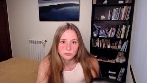 Mary online show from April 9, 7:19 pm