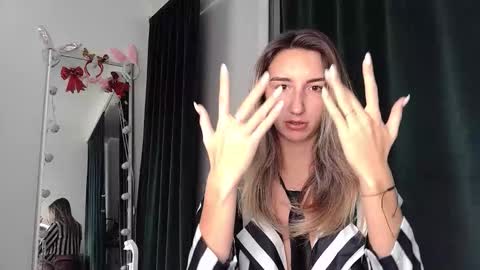 marywayne11 online show from January 13, 5:18 pm