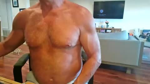 mascmuscle49 online show from June 1, 1:07 am