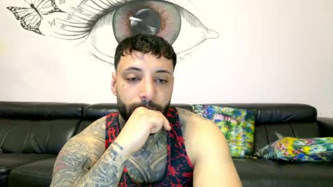 Snapshot of masculineguy69 chatting on April 24, 8:22 pm masculineguy69 online show from April 24, 8:22 pm