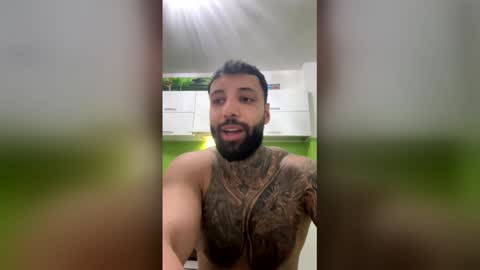 Snapshot of masculineguy69 chatting on May 3, 2:28 am masculineguy69 online show from May 3, 2:28 am