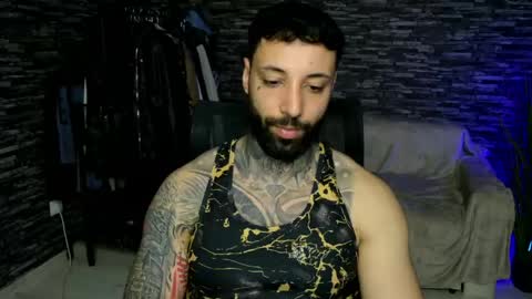 Snapshot of masculineguy69 chatting on May 3, 8:26 pm masculineguy69 online show from May 3, 8:26 pm