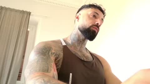 Snapshot of masculineguy69 chatting on June 10, 12:04 pm masculineguy69 online show from June 10, 12:04 pm
