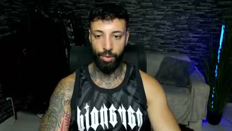 Snapshot of masculineguy69 chatting on June 19, 7:06 pm masculineguy69 online show from June 19, 7:06 pm