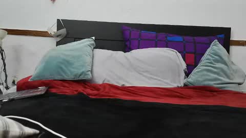 Snapshot of maskbaby2 chatting on March 1, 7:04 pm greenhot2 online show from March 1, 7:04 pm