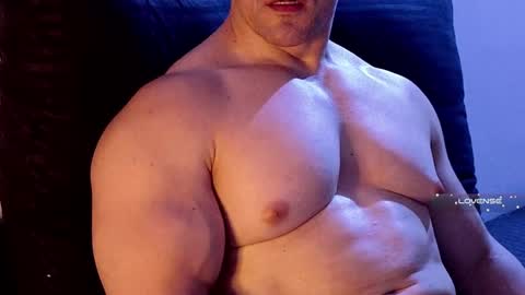 masked_bodybuilder online show from January 31, 1:01 am