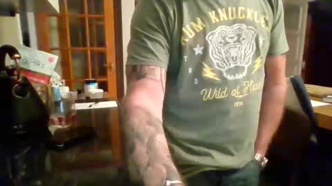 Snapshot of masked_masturbation_couple chatting on September 19, 9:59 pm Masked Masturbation Couple online show from September 19, 9:59 pm