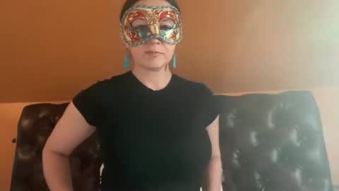 Snapshot of maskedflirt3 chatting on April 6, 10:22 pm maskedflirt3 online show from April 6, 10:22 pm