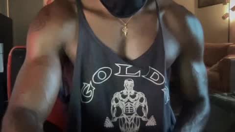 Snapshot of maskedmanblacc chatting on August 3, 2:10 am maskedmanblacc online show from August 3, 2:10 am