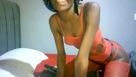 maskgang001 online show from September 20, 6:03 am