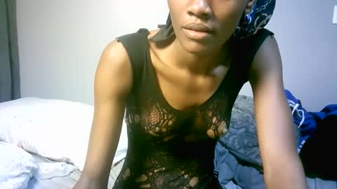 maskgang001 online show from October 1, 2:06 am