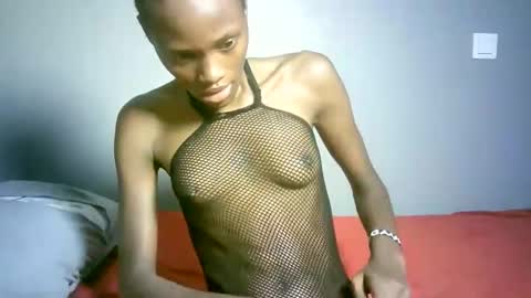 maskgang001 online show from April 8, 2:11 am