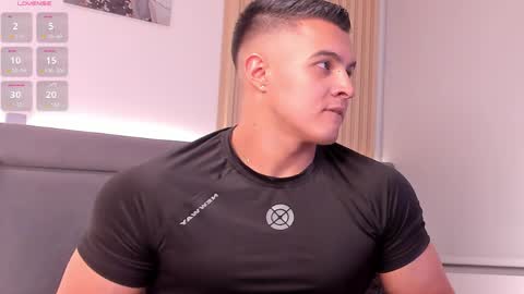 Mason Bennet online show from April 11, 12:15 am