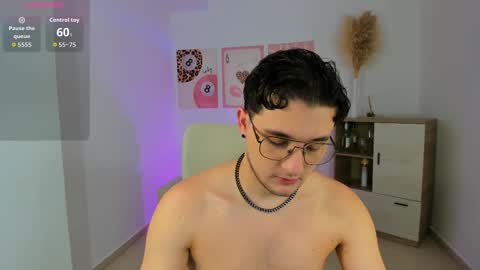 Snapshot of massimo_fiore chatting on February 15, 9:22 pm Massimo online show from February 15, 9:22 pm