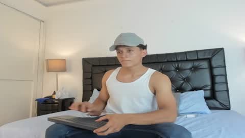 Snapshot of massimo_fontana chatting on August 3, 9:18 pm Massimo Fontana online show from August 3, 9:18 pm