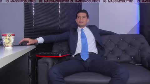 I am Massimo online show from November 3, 2:07 pm