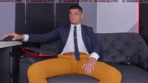 I am Massimo online show from November 25, 2:28 pm