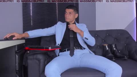 I am Massimo online show from November 30, 1:04 pm