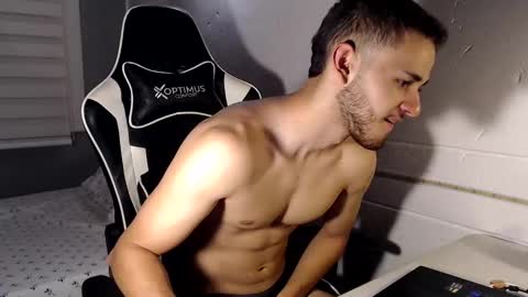 massimo online show from December 22, 2:49 am