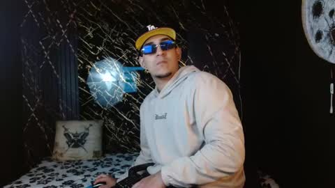 Snapshot of massimo_vidal chatting on February 4, 10:43 am massimo_vidal online show from February 4, 10:43 am