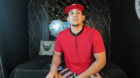 Snapshot of massimo_vidal chatting on February 19, 12:23 pm massimo_vidal online show from February 19, 12:23 pm