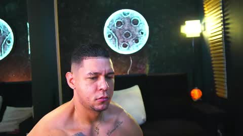 Snapshot of massimowalton2 chatting on February 23, 3:40 pm massimowalton2 online show from February 23, 3:40 pm