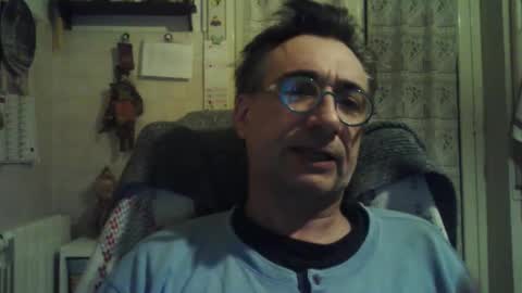 Snapshot of massimoxsempre chatting on December 2, 10:01 pm massimoxsempre online show from December 2, 10:01 pm