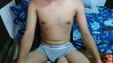 Snapshot of massive_boner02 chatting on January 9, 5:23 am massive_boner02 online show from January 9, 5:23 am