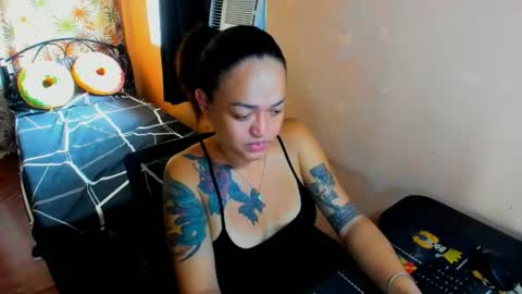 Snapshot of massivecockcum chatting on May 24, 5:56 am kimmy online show from May 24, 5:56 am