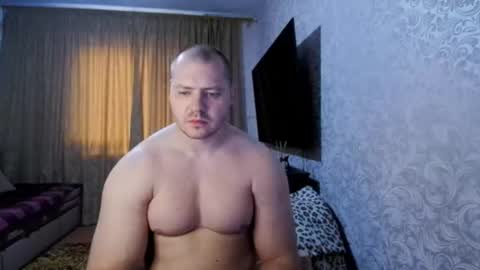 Snapshot of massiveman295139 chatting on July 19, 2:43 pm massiveman online show from July 19, 2:43 pm
